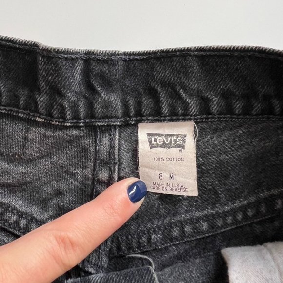 Vintage 1990s Faded Black Levi's Denim Jean Shorts - Picture 8 of 8
